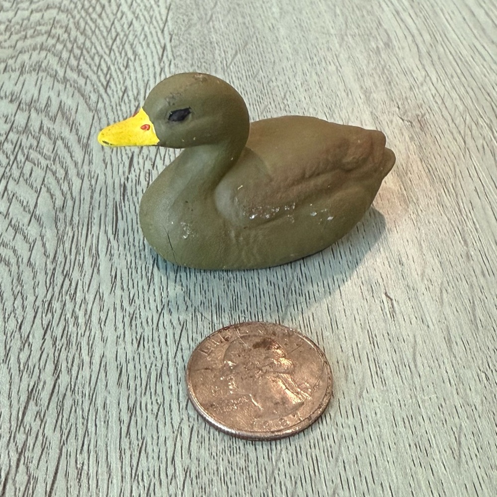 Vintage Ceramic Painted Duck Figurine - Picture 3 of 8